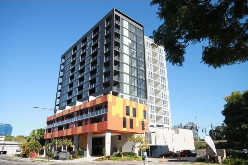‘NEW’ 1 BED TOOWONG APARTMENT