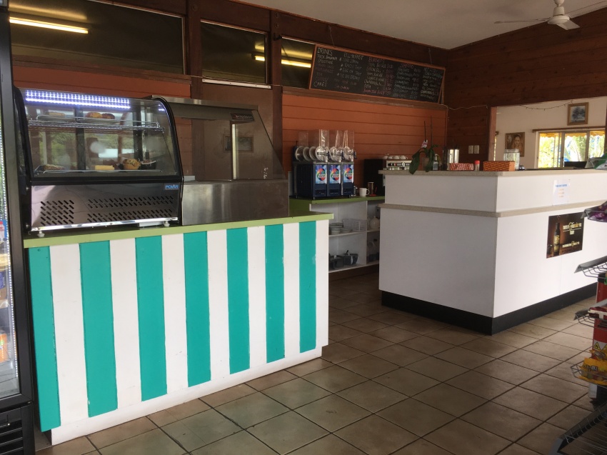 Restaurant Takeway and Laundry in popular tropical location